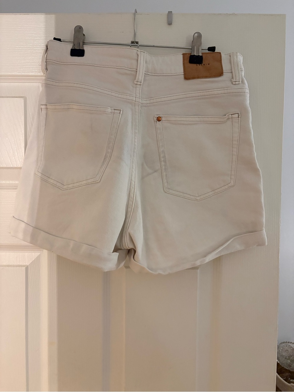 Zara High Rise Relaxed Roll-Hem Women's Shorts - Cream